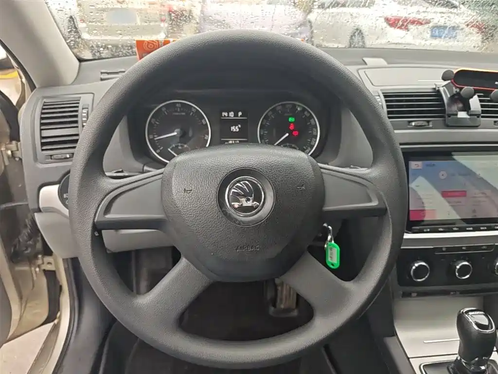 Škoda Octavia 2014 2.0L Auto Yijie Edition фото 11