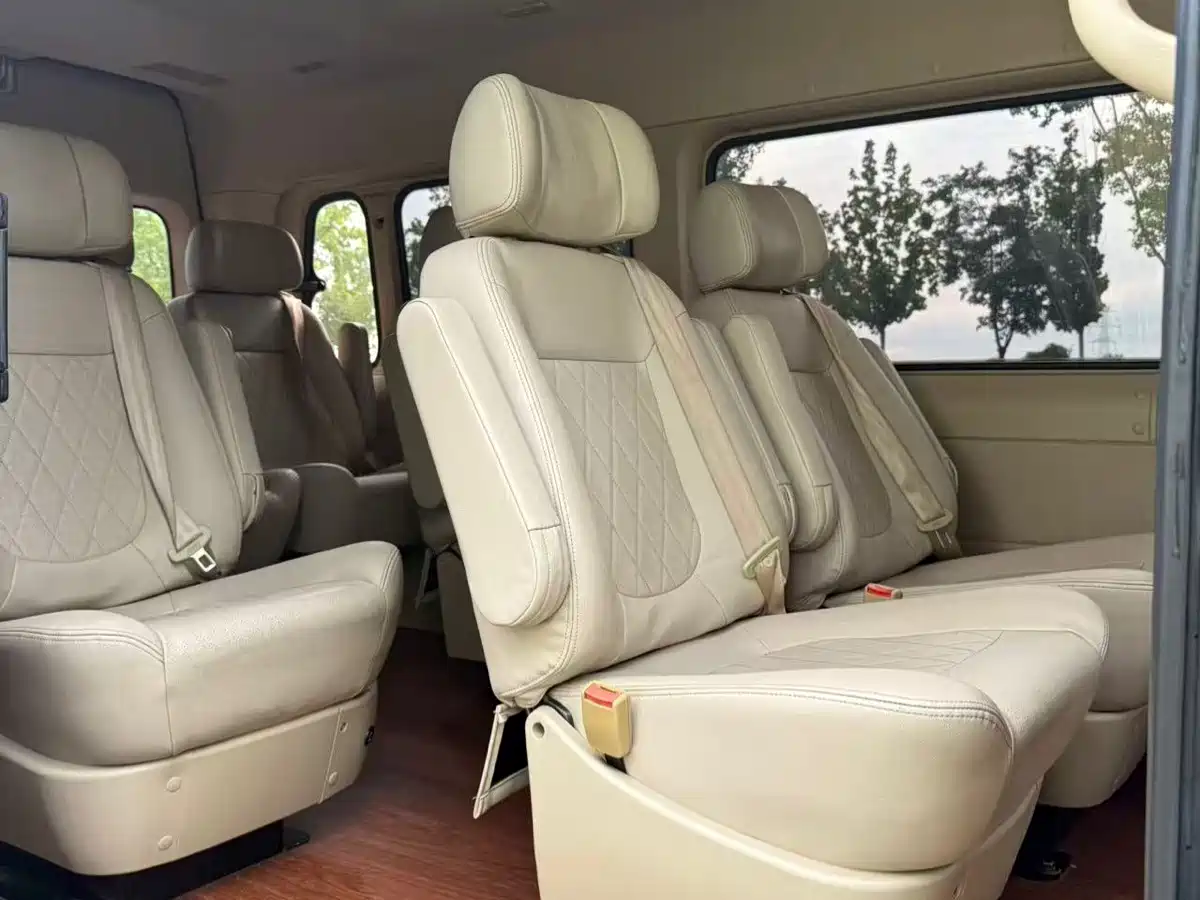 Foton Tuyano 2023 2023 2.0T Passenger Luxury Manual Long Wheelbase Medium Roof Single Rear Tire 9-Seater (Commercial)