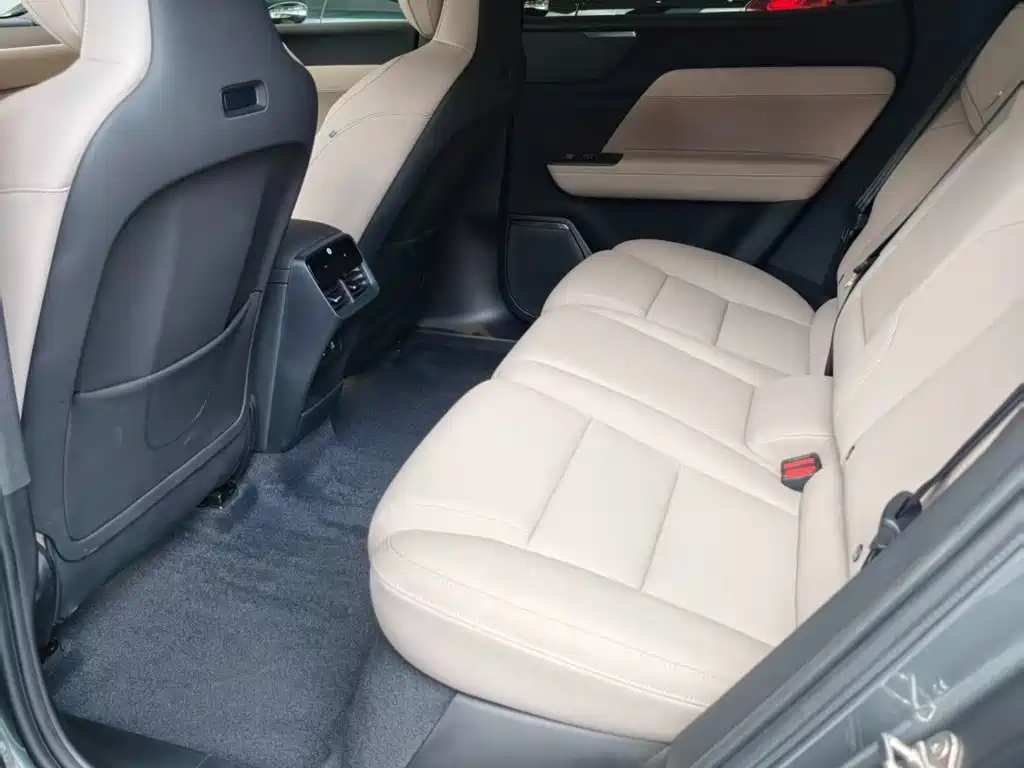 Volvo XC70 Plug-in Hybrid 2026 2026 4WD Ultra Long Range Plus