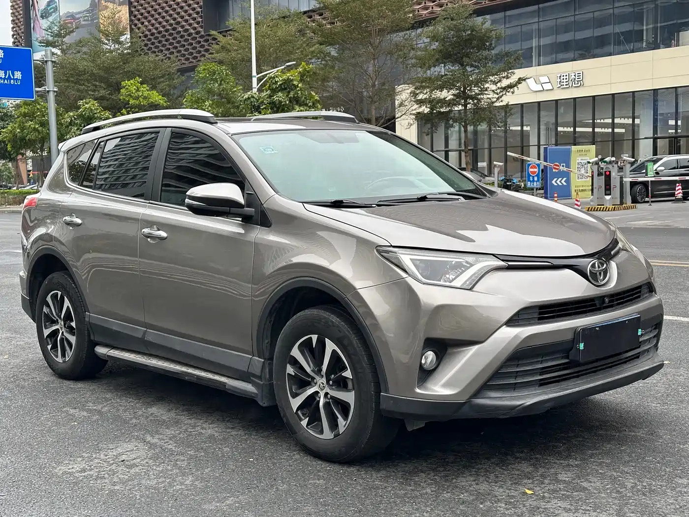 Toyota RAV4 Rongfang 2016 2.0L CVT 2WD Trend (China V)