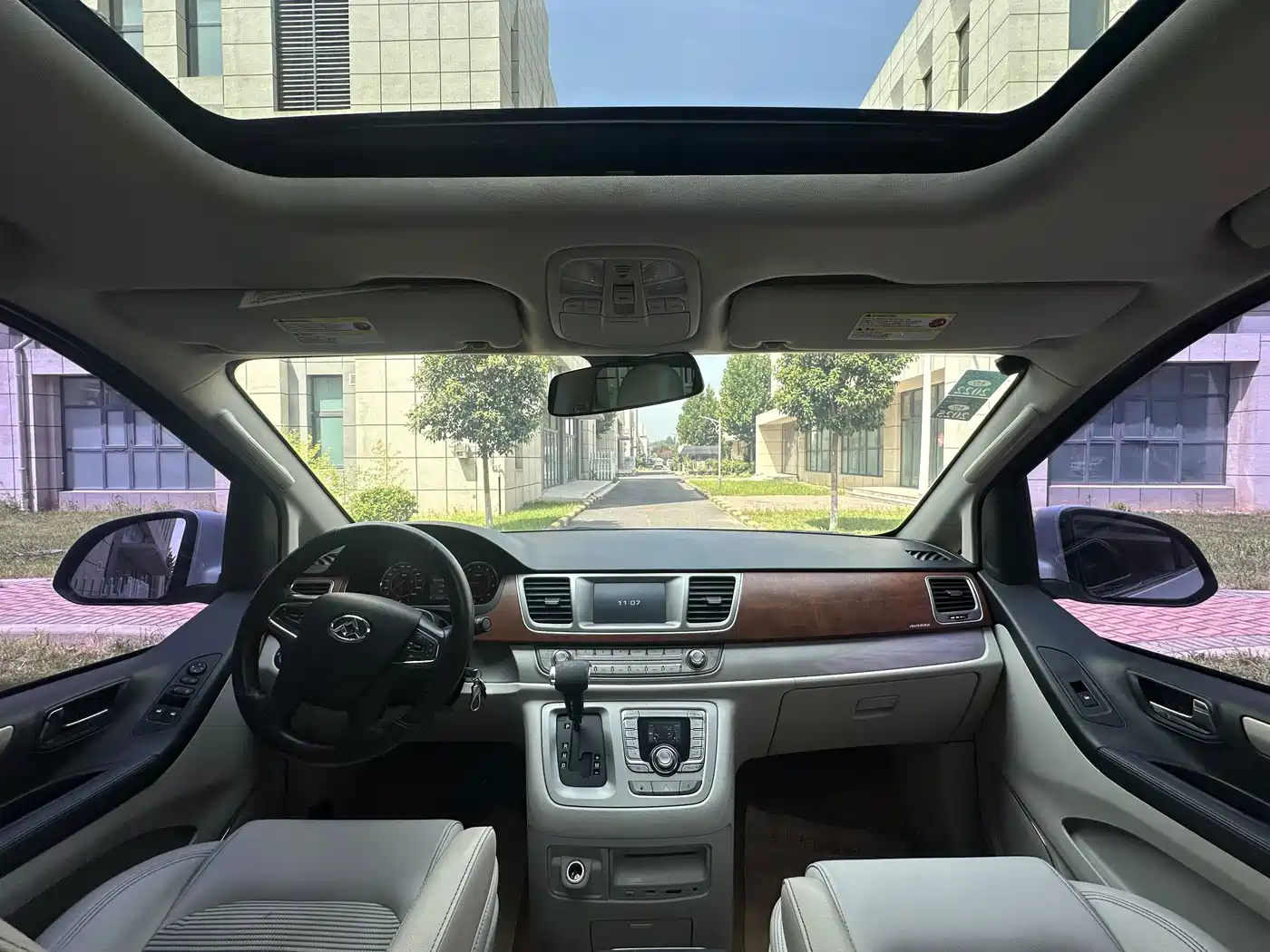 SAIC Maxus Maxus G10 2017 2018 PLUS 2.0T Automatic Elite Edition