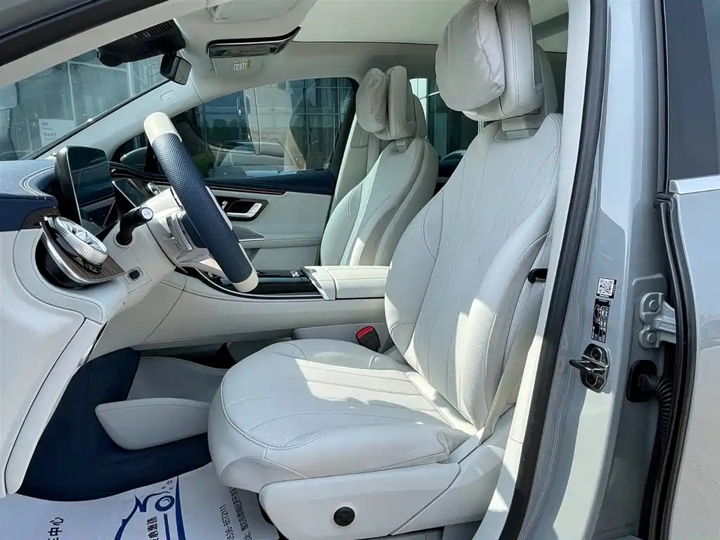 MERCEDES-BENZ EQE SUV