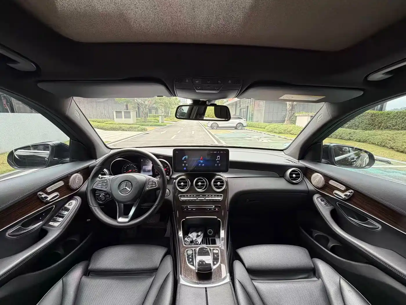 Mercedes-Benz GLC 2017 GLC 260 4MATIC Dynamic фото 5