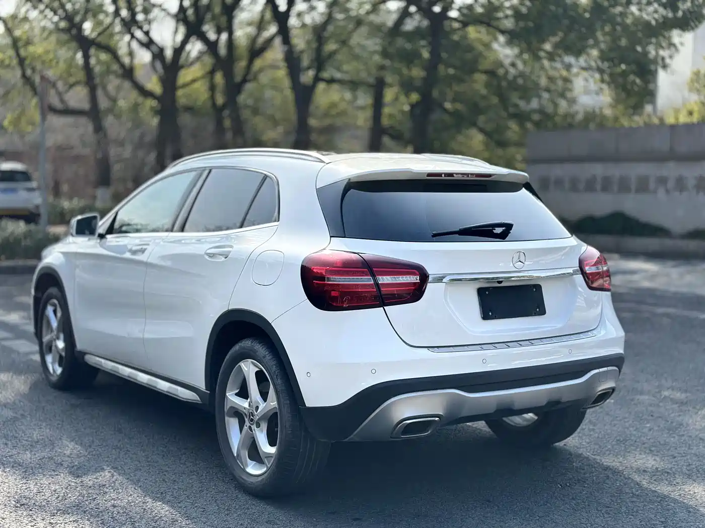 MERCEDES-BENZ GLA