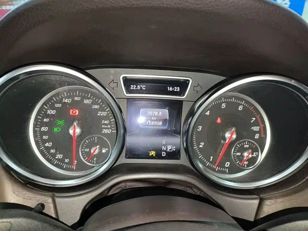 Mercedes-Benz GLE 2016 GLE 320 4MATIC Dynamic фото 12