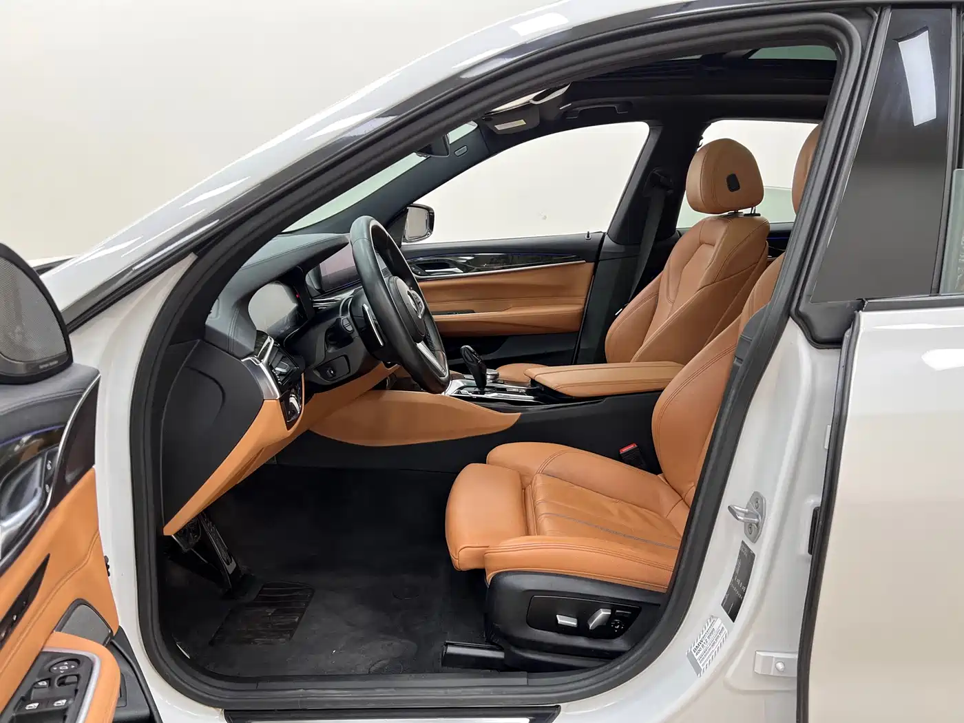BMW 6 Series GT 2019 630i M Sport Package фото 19