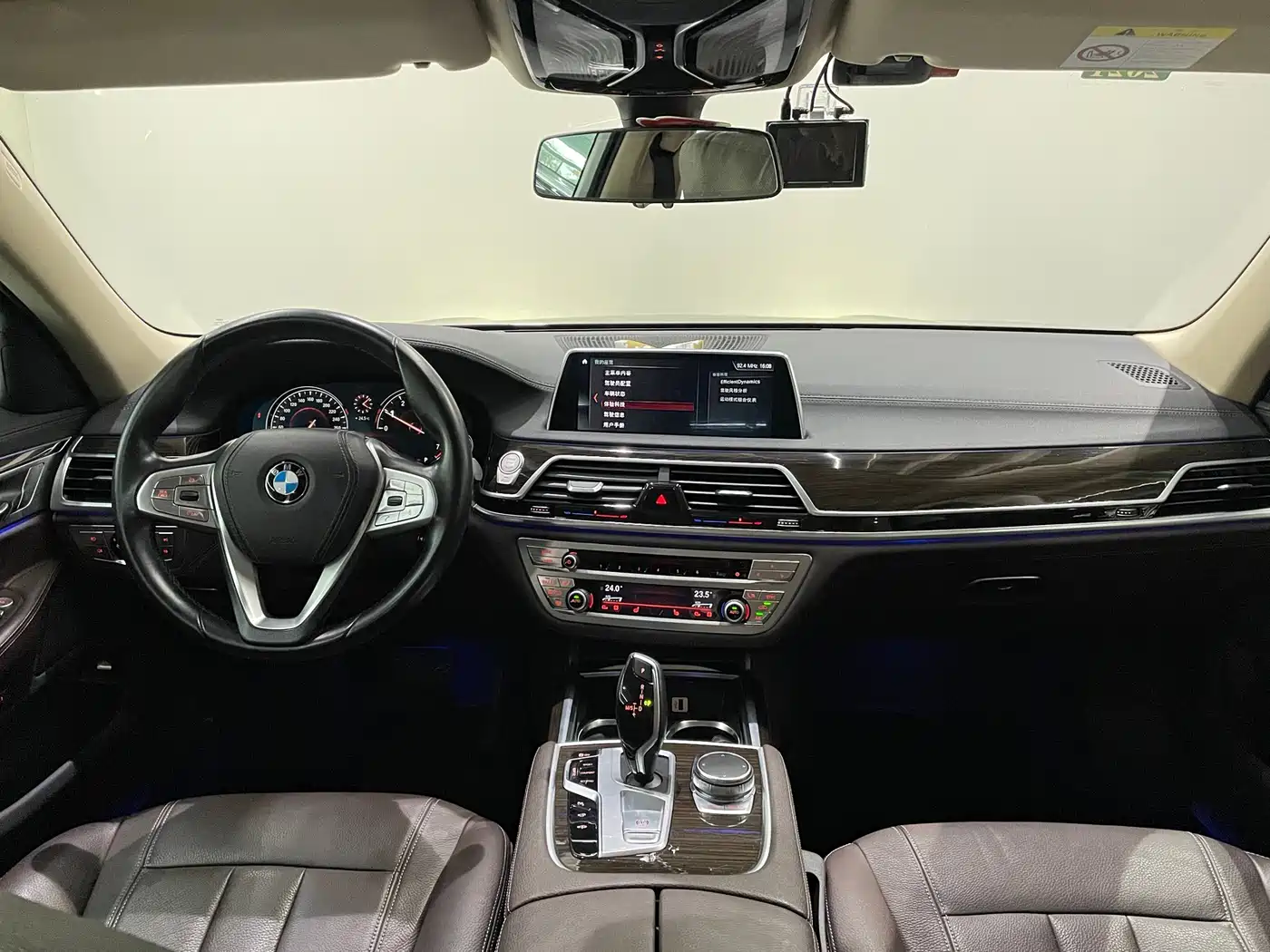 BMW 7 Series 2016 730Li Leading фото 16