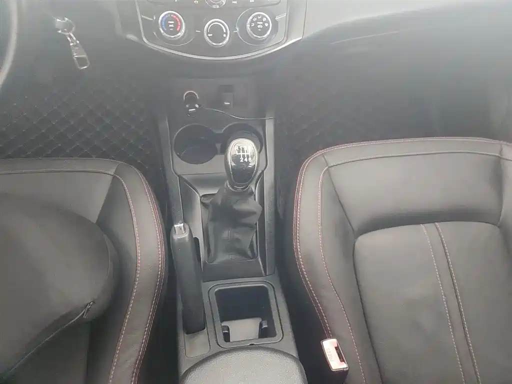 Landwind X5 2015 2015 1.5T Manual Pioneer Edition