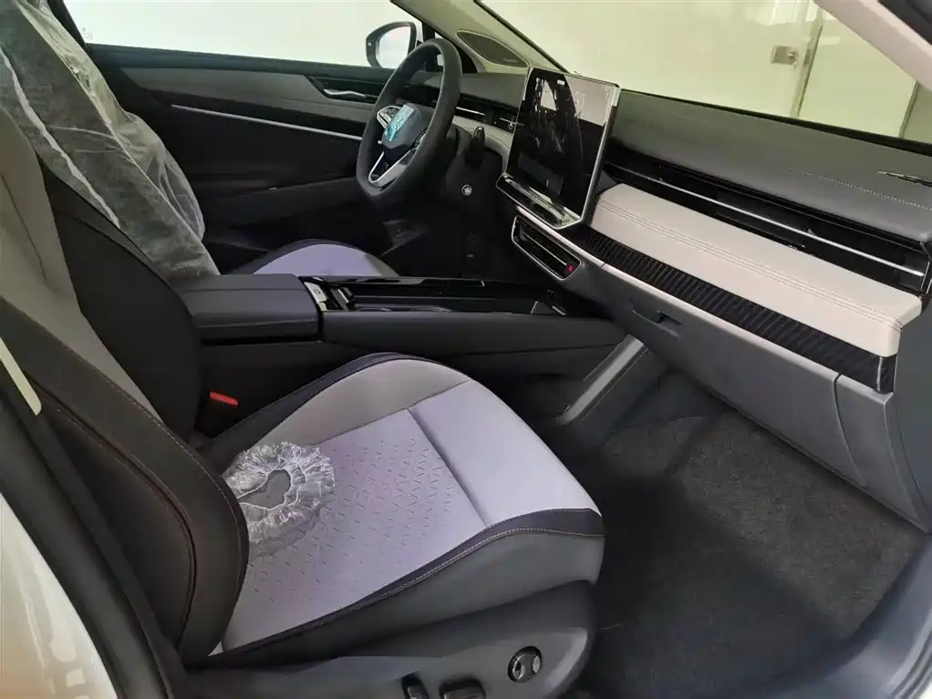 VOLKSWAGEN ID.7 VIZZION