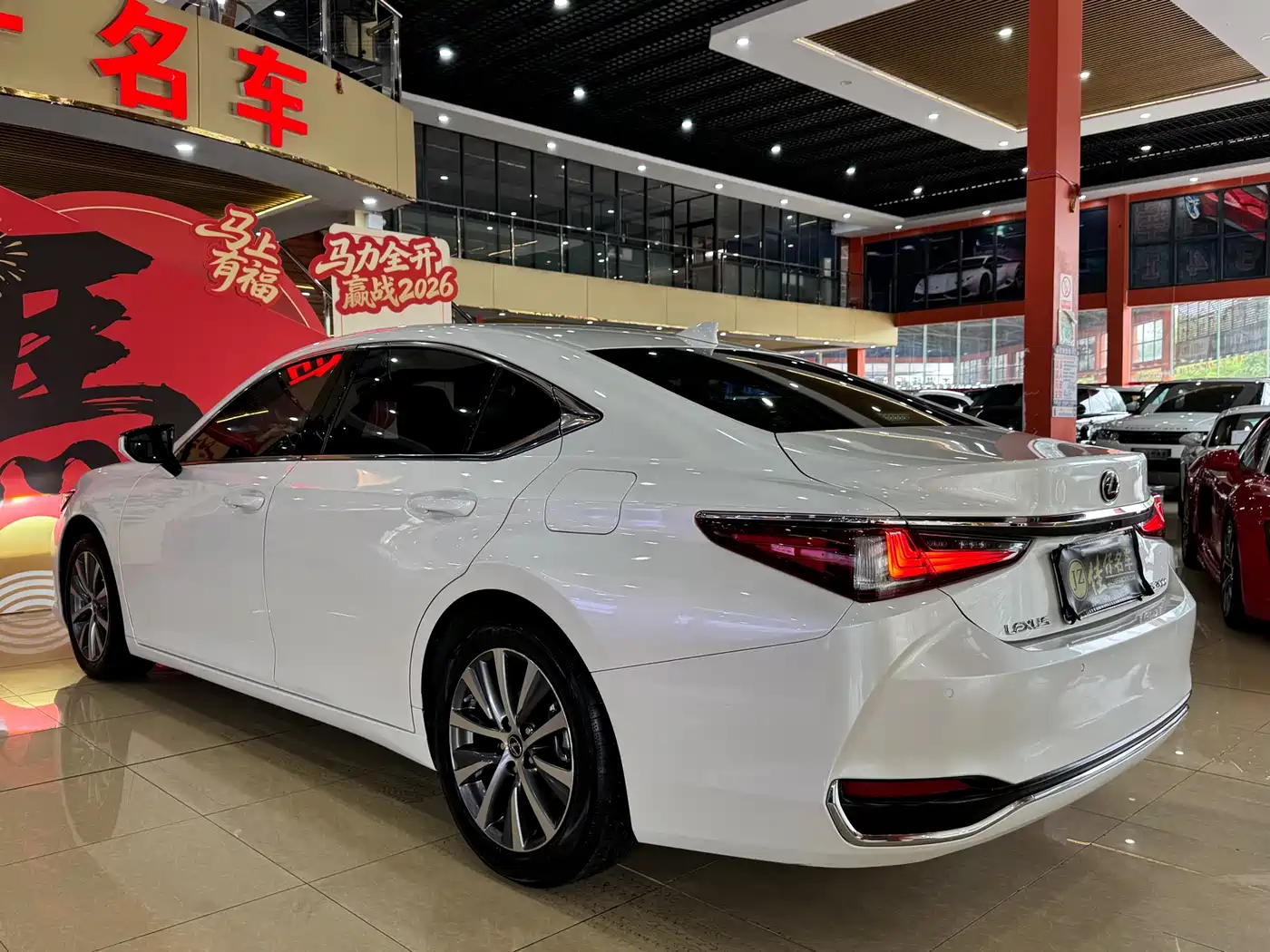 Lexus ES 2020 200 Luxury фото 5