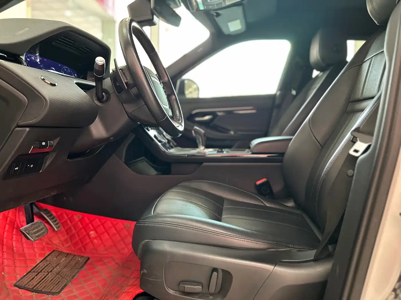 Land Rover Range Rover Evoque 2020 249PS R-DYNAMIC S Sport Edition фото 7