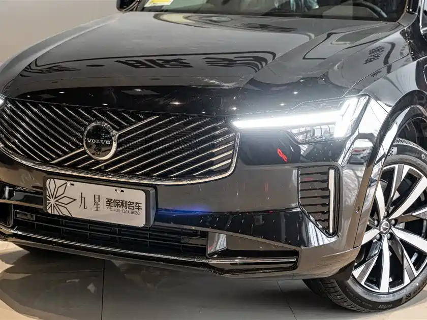 VOLVO XC90 PLUG IN HYBRID