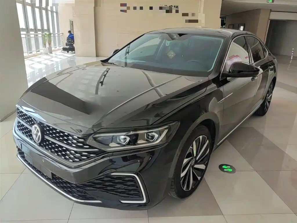 Volkswagen Passat 2022 330TSI Starlight Luxury Edition