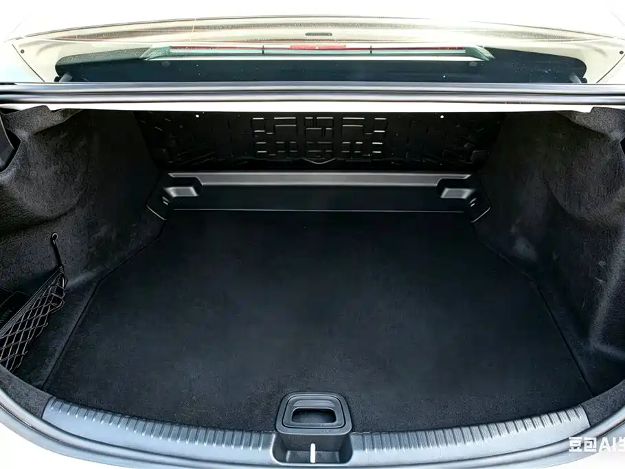 Mercedes-Benz C-Class 2023 Facelift C 260 L Sport Edition фото 11