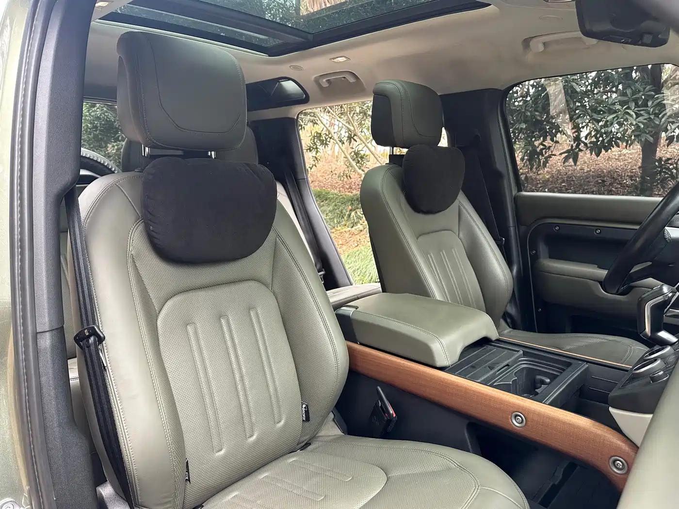 Land Rover Defender 2020 Model 110 P400 HSE фото 10
