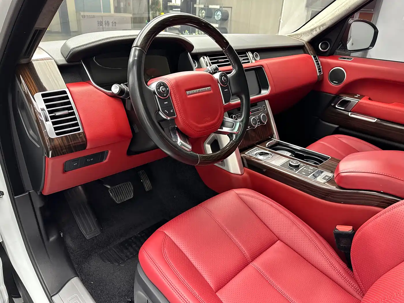 LAND ROVER RANGE ROVER