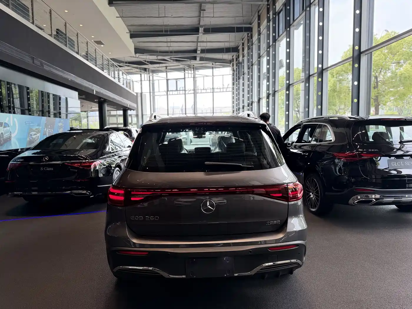 Mercedes-Benz EQB 2026 2025 EQB 260