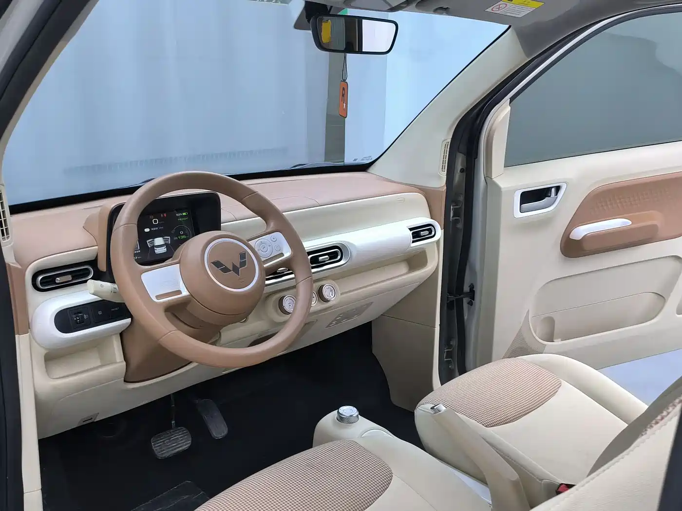 WULING AUTOMOBILE HONGGUANG MINIEV