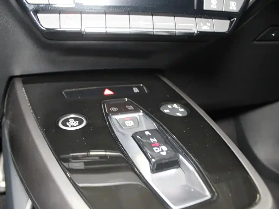 Audi Q4 e-tron 2025 2024 40 e-tron Pioneer Edition
