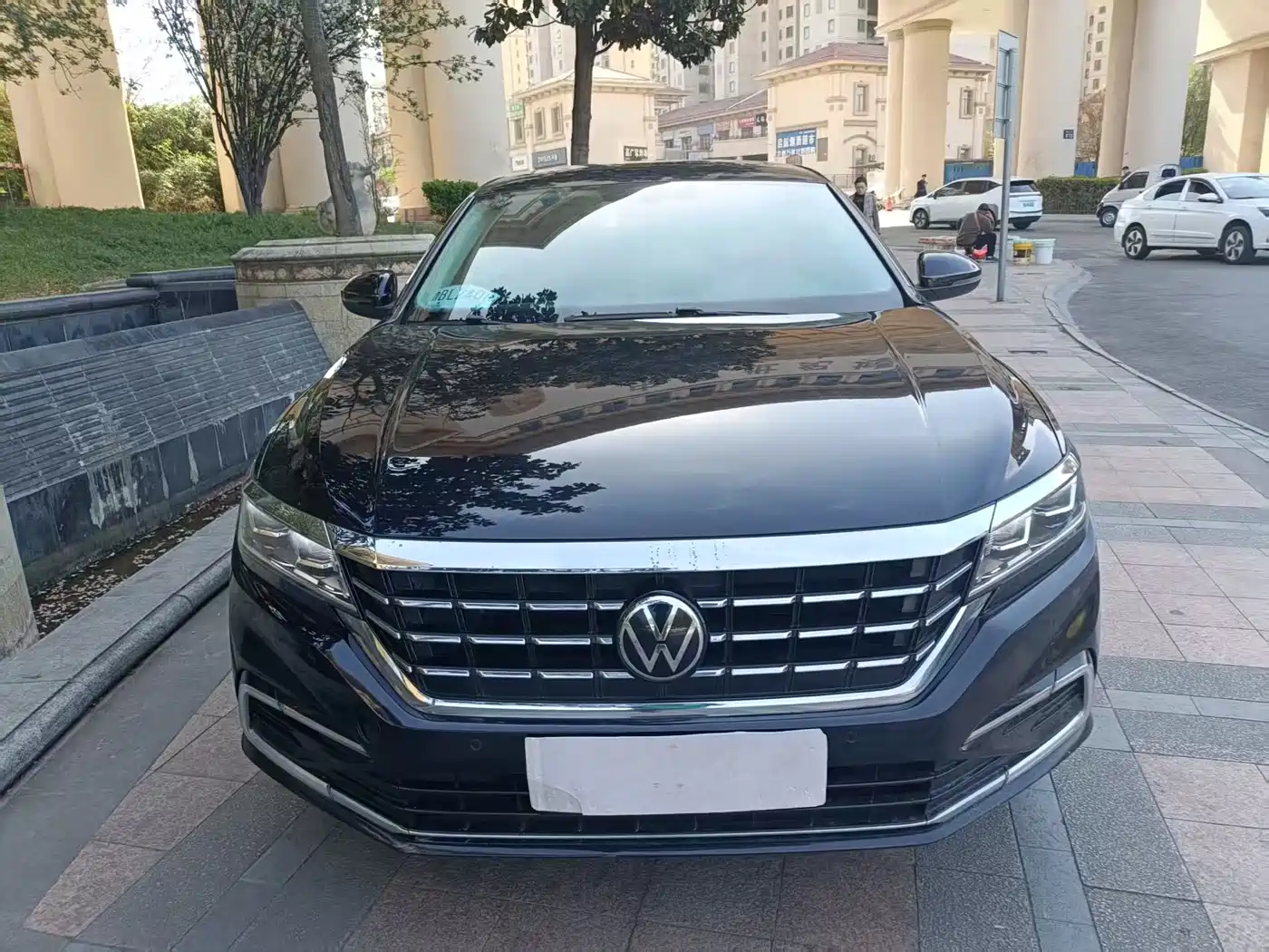 VOLKSWAGEN PASSAT