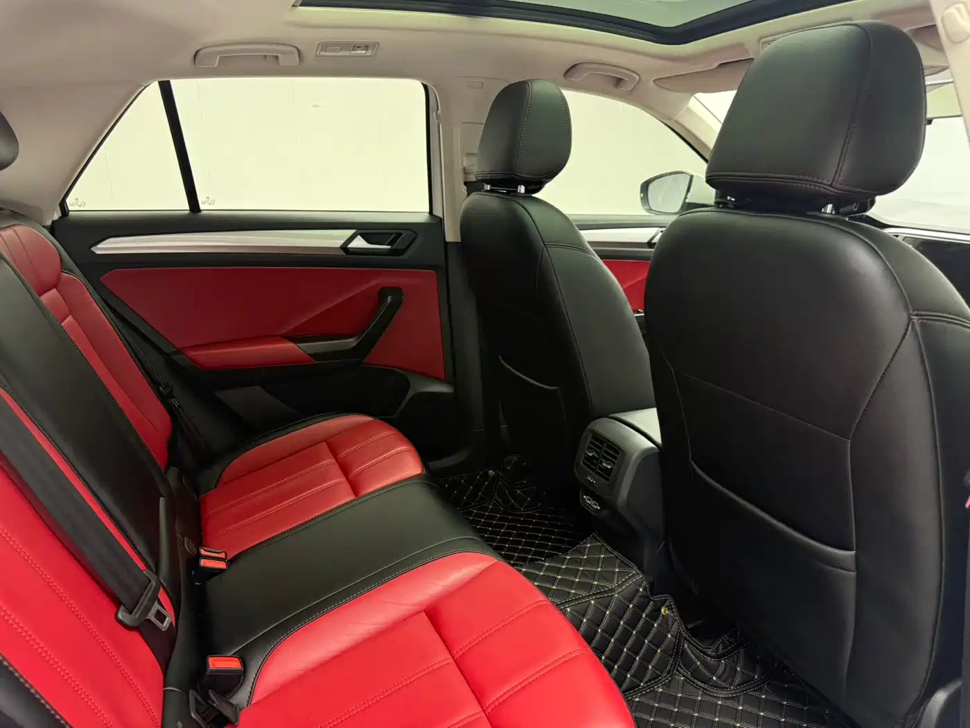 VOLKSWAGEN T ROC EXPLORING SONGS