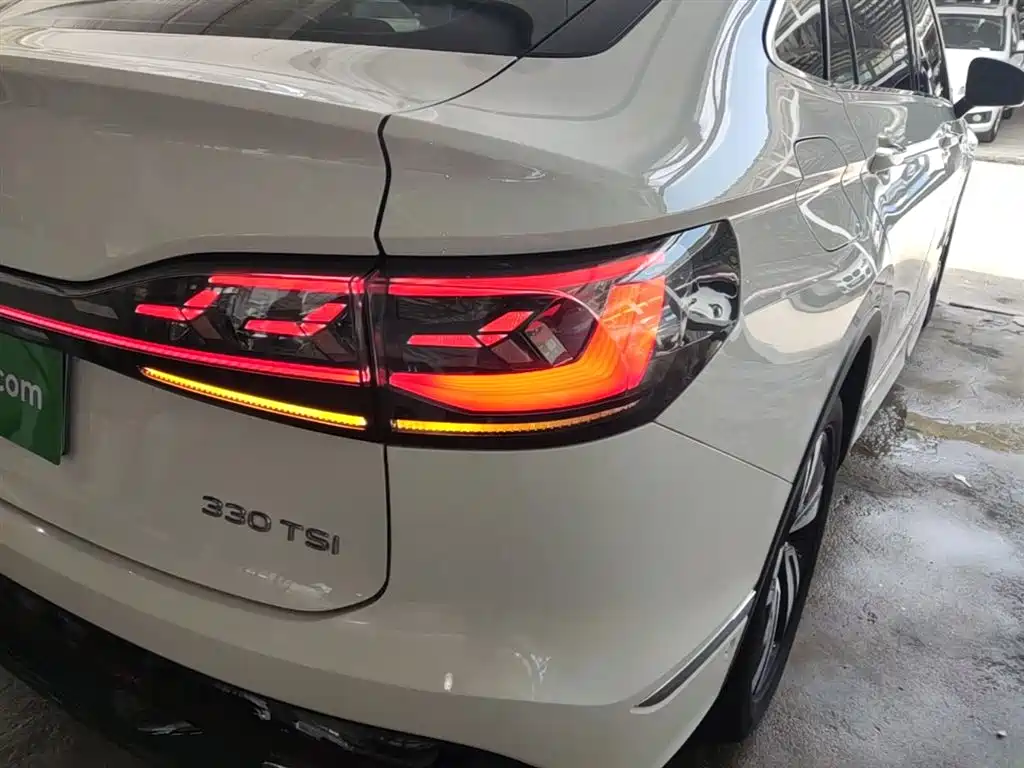 Volkswagen Tiguan X 2022 330TSI 2WD Flagship Edition фото 8