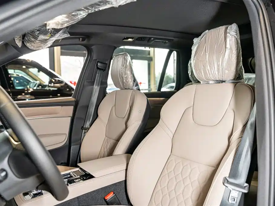 VOLVO XC90 PLUG IN HYBRID