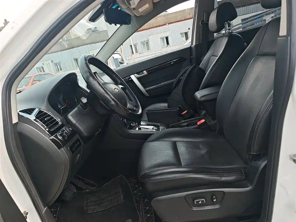 Chevrolet Captiva 2017 2.4L 4WD Flagship Edition 7-Seater фото 8