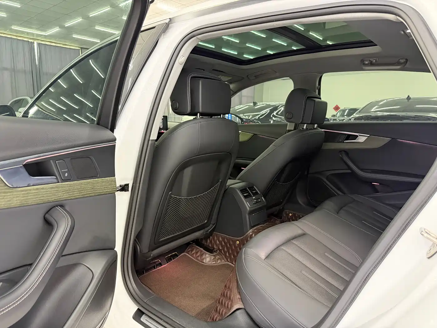 Audi A4L 2020 40 TFSI quattro Luxury Dynamic фото 6