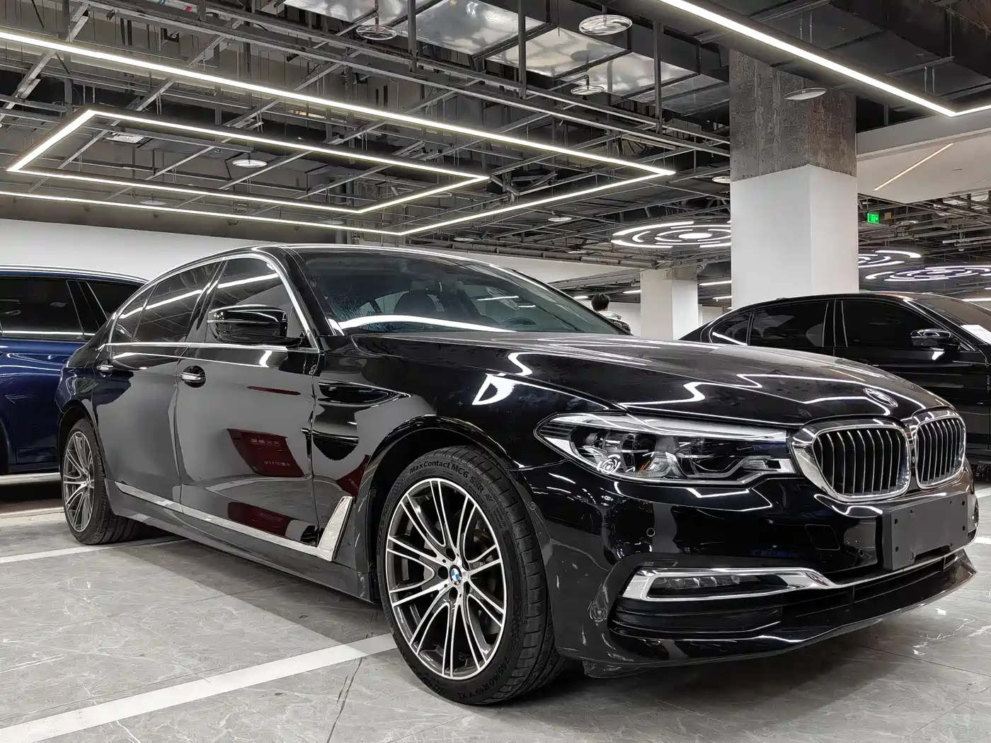 BMW 5 Series 2019 530Li Premium Luxury Package фото 3