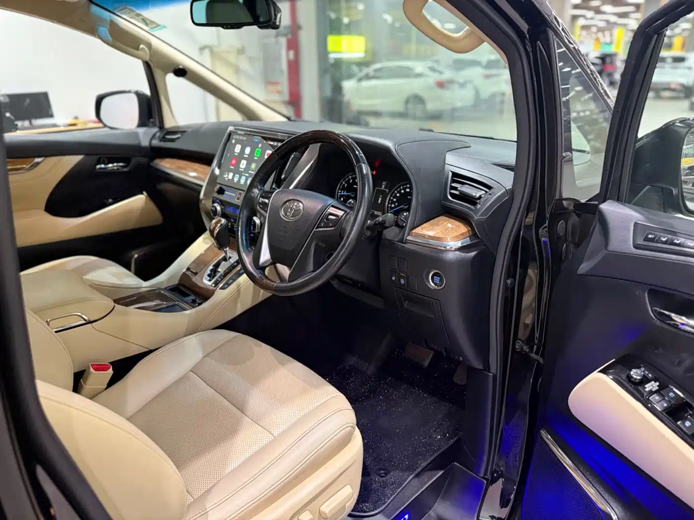 Toyota Alphard 2015 3.5L Premium Edition фото 5