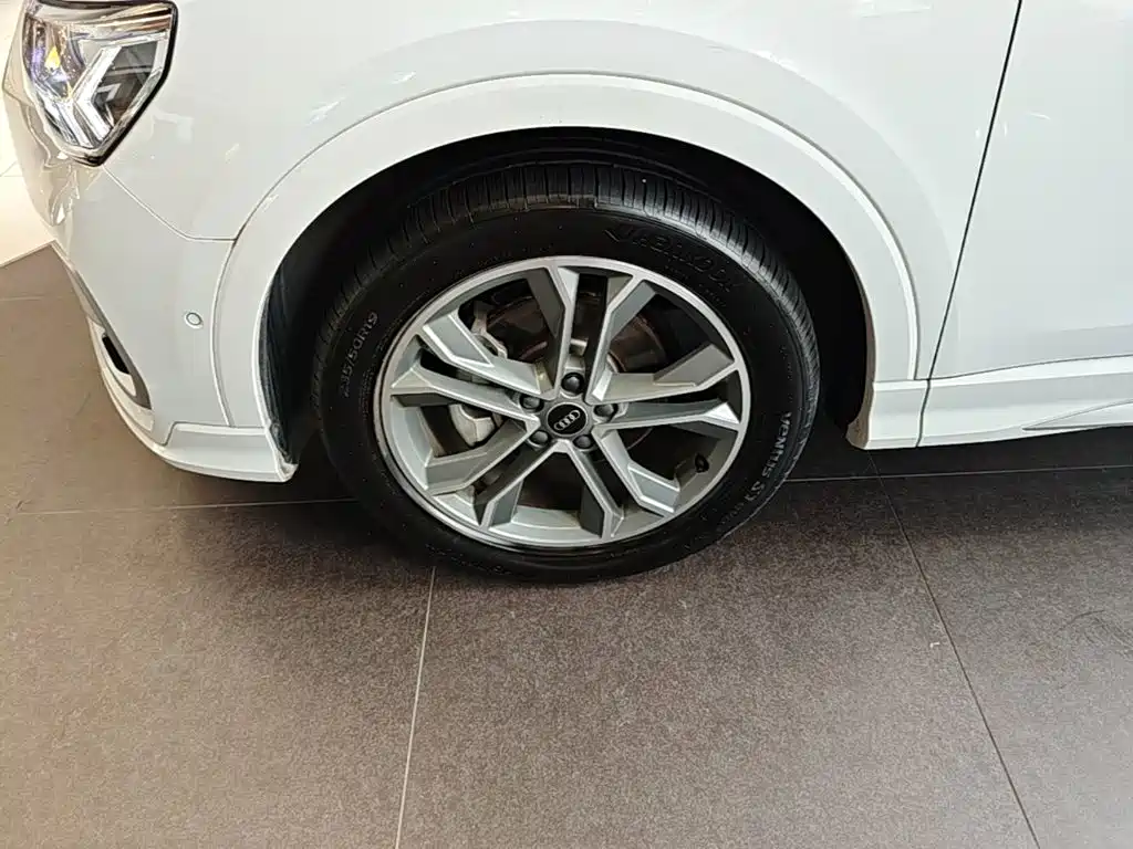 Audi Q3 2025 2024 40 TFSI Fashion Sport