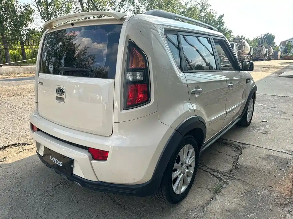 Kia Soul 2013 2013 1.6L AT GL