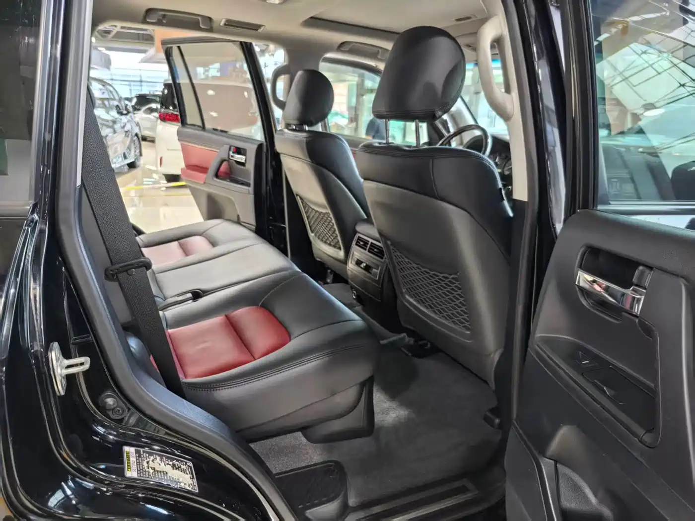 Toyota Land Cruiser (Import) 2015