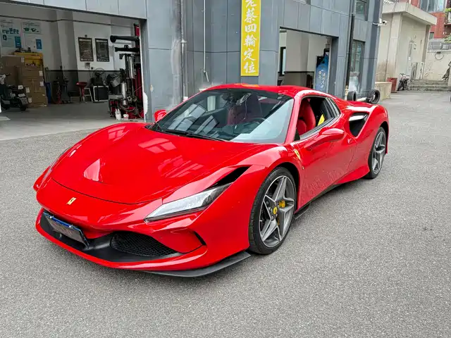 FERRARI F8