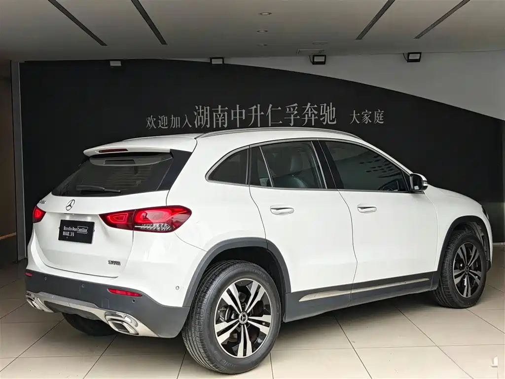 Mercedes-Benz GLA 2023 2023 GLA 220