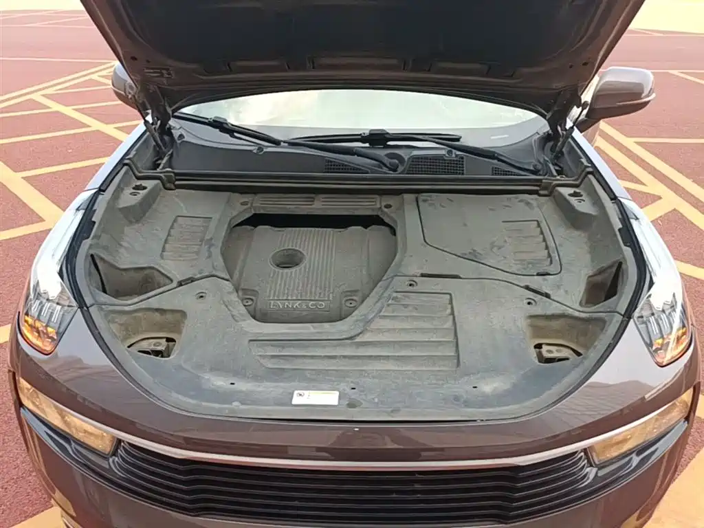 Lynk & Co 01 2017 2.0T 2WD фото 20