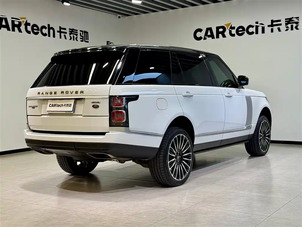 Land Rover Range Rover 2021 3.0 L6 Heritage Extended Classic Edition фото 5