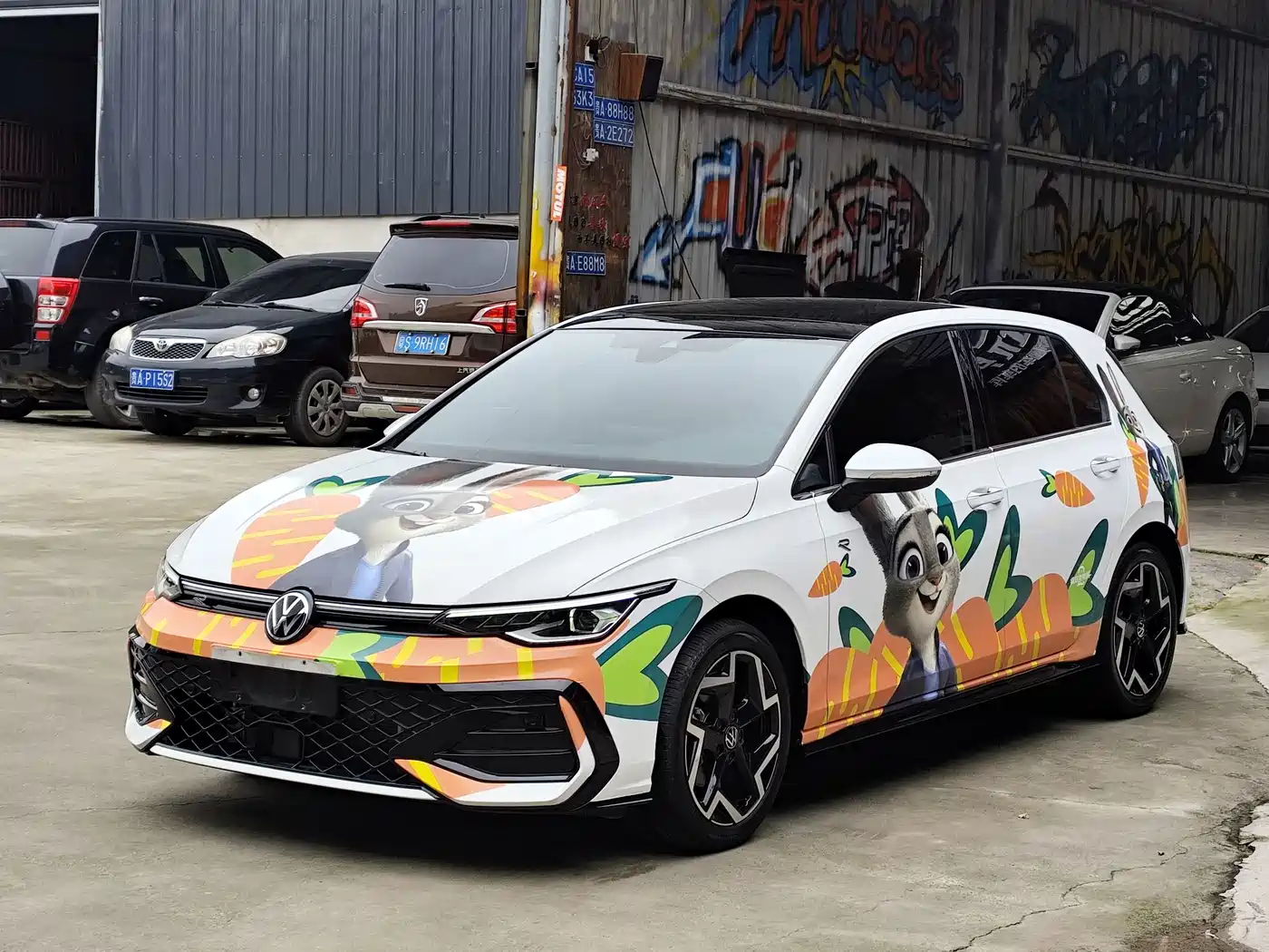 Volkswagen Golf 2025 300TSI R-Line