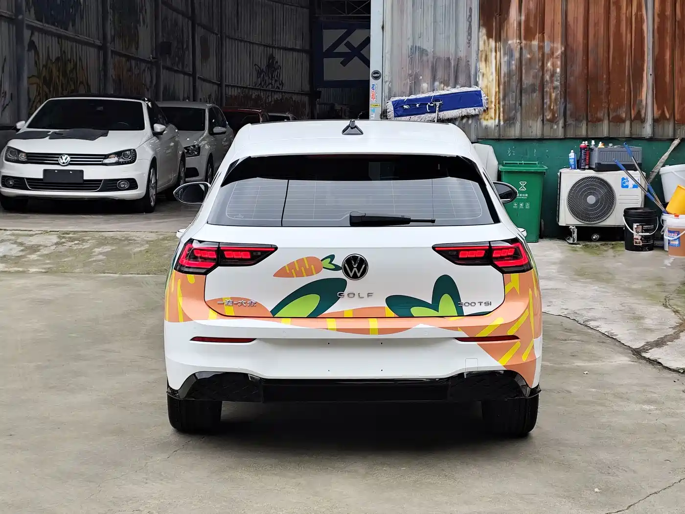 Volkswagen Golf 2025 300TSI R-Line фото 12