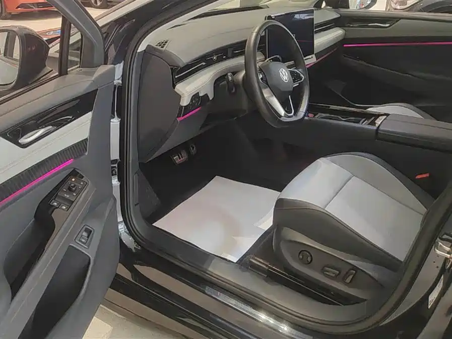 VOLKSWAGEN ID.7 VIZZION