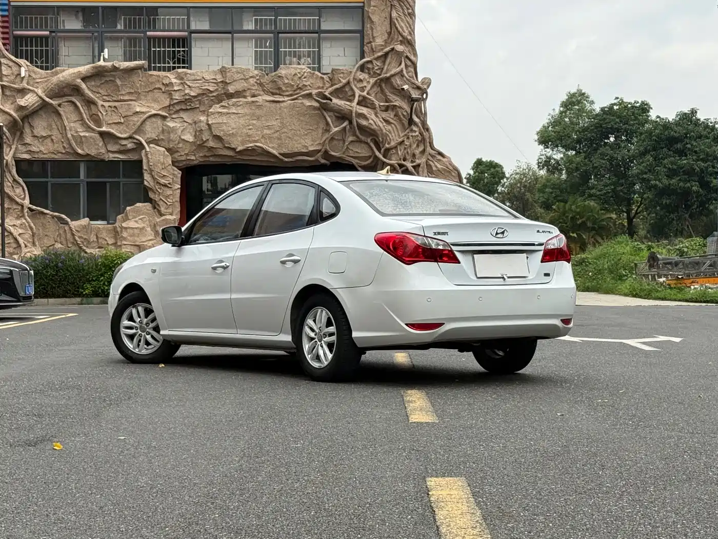 Hyundai Elantra 2011 1.6L Manual Luxury фото 2