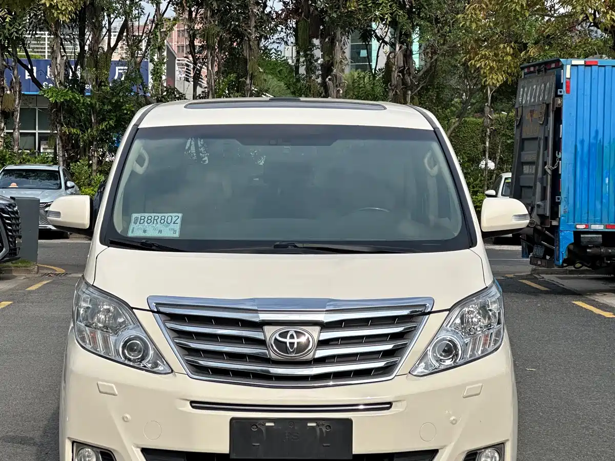 Toyota Alphard 2012 3.5L Luxury Edition фото 2