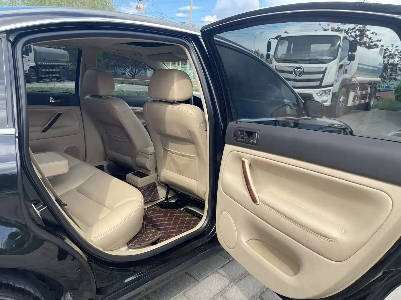 Volkswagen Passat 2005 1.8T Automatic Luxury фото 12
