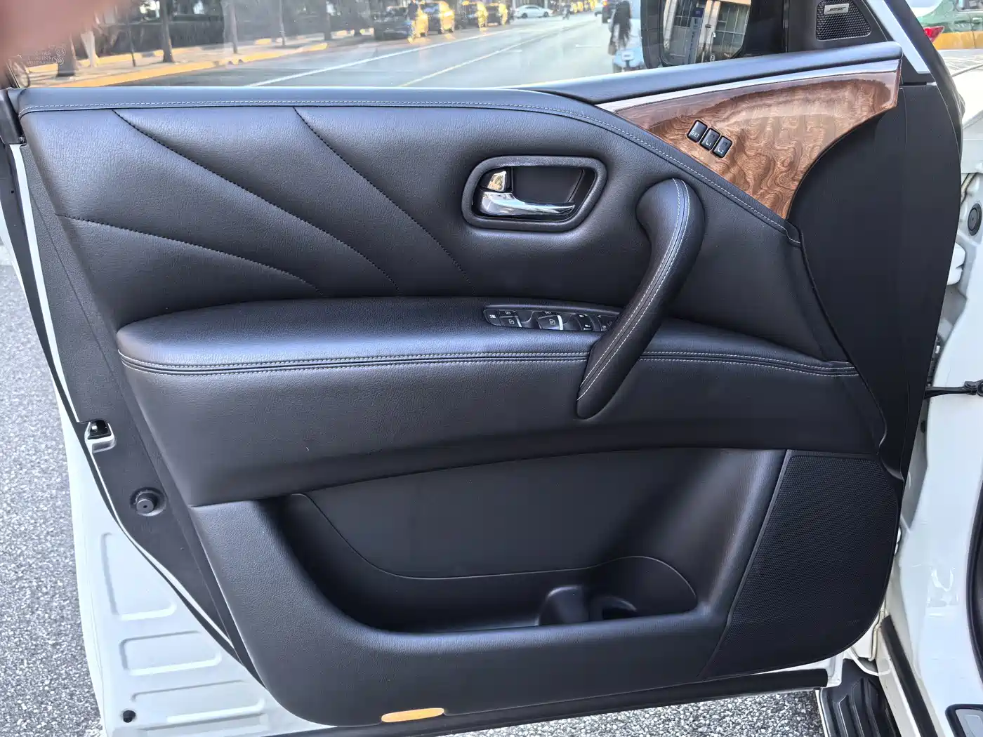 Infiniti QX80 2016 2016 5.6L 4WD