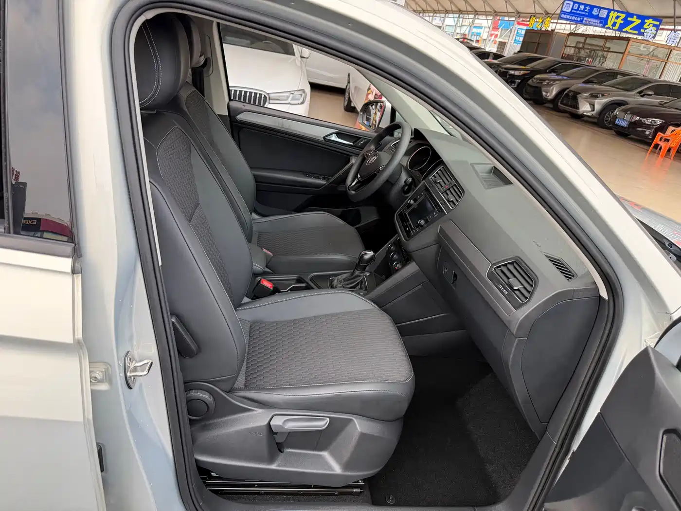 Volkswagen Tiguan L 2019 330TSI Automatic 2WD Trend Edition China VI фото 13