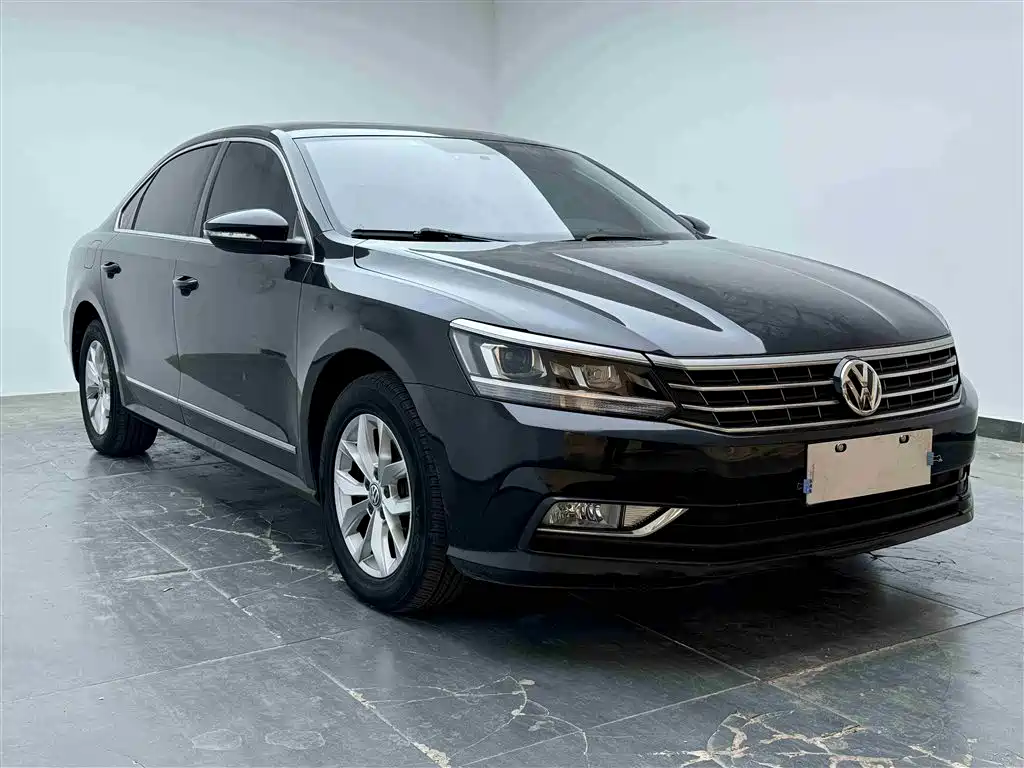Volkswagen Passat 2017 330TSI DSG Prestige фото 3