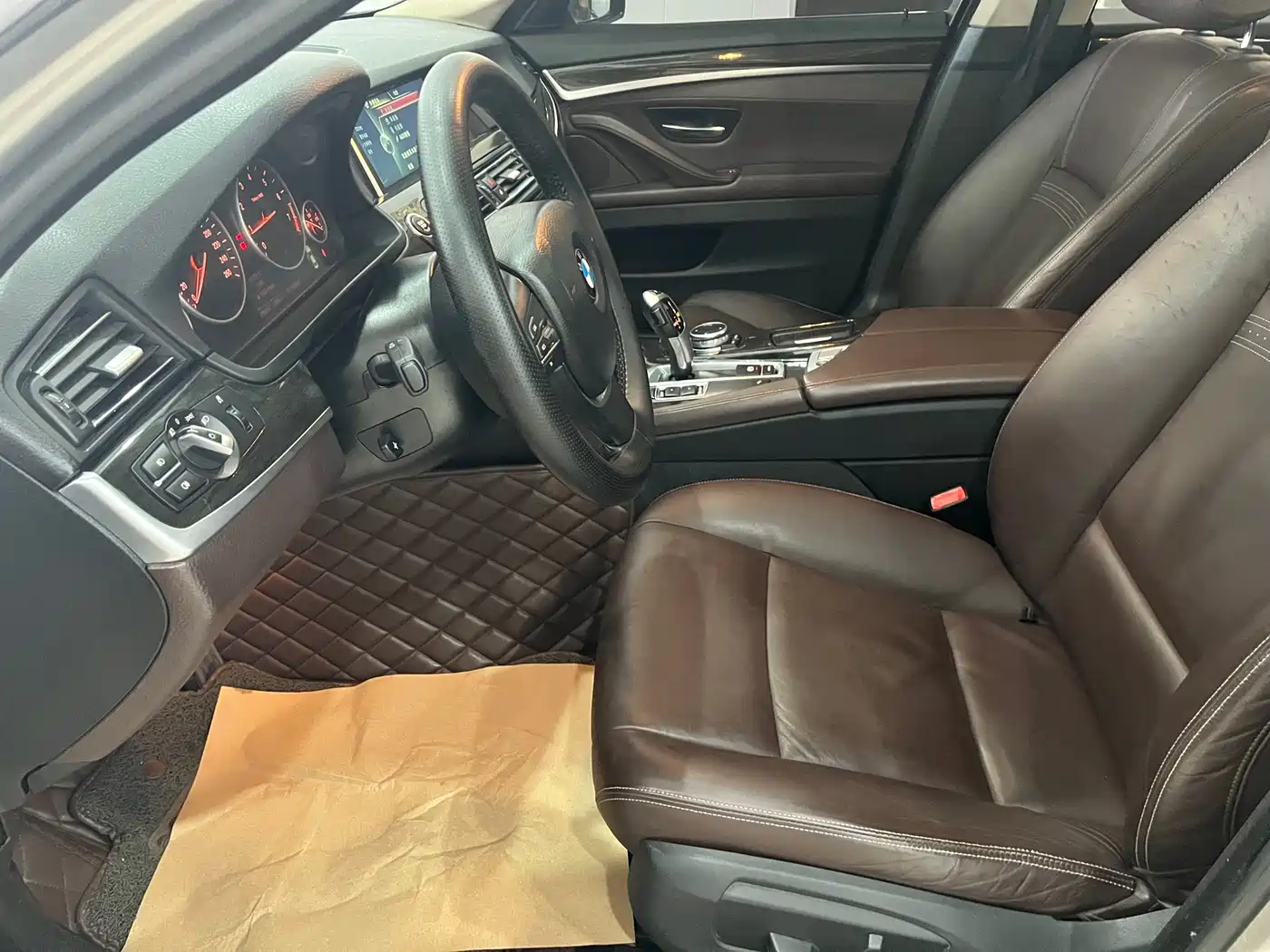 BMW 5 Series 2013 525Li Luxury фото 3