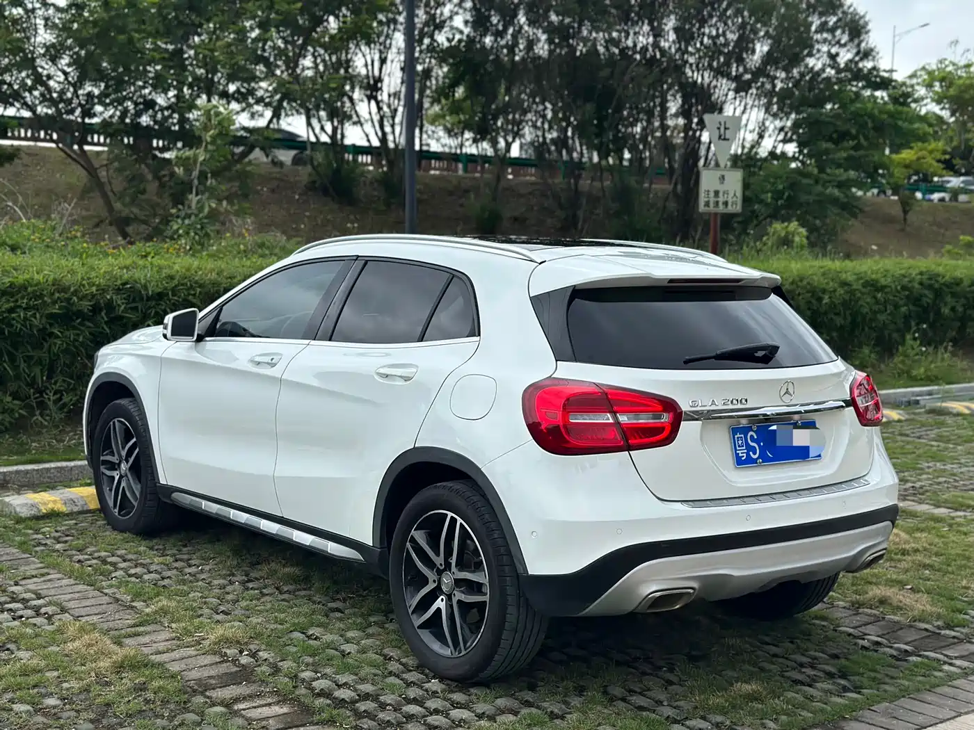 Mercedes-Benz GLA 2016 GLA 200 Fashion фото 4
