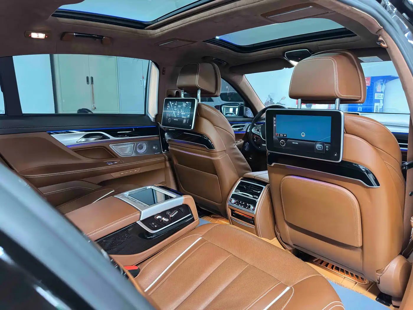 BMW 7 Series 2018 740Li xDrive Premium Type Excellence Package фото 25